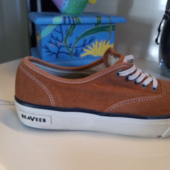 Seavees Sneakers- Women's- SZ 8 - Picture 3 of 7